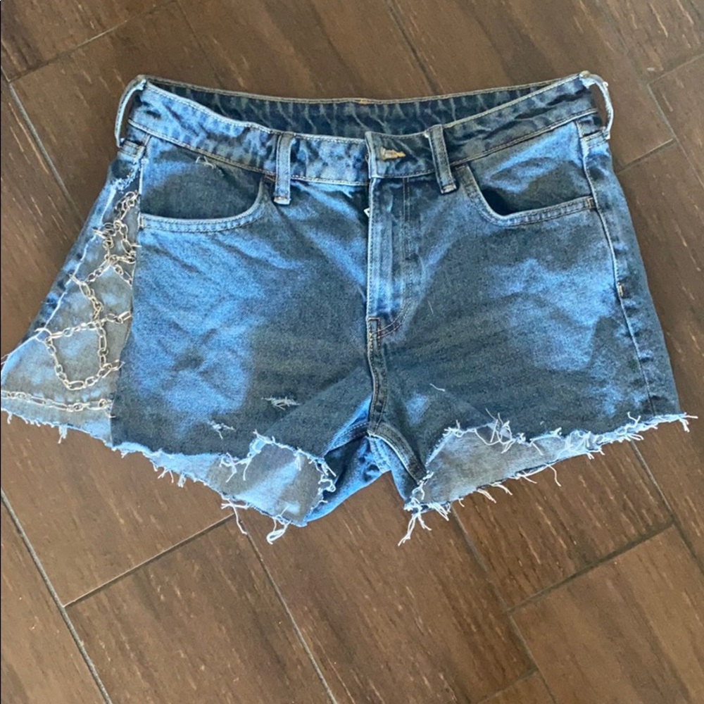 Chain shorts